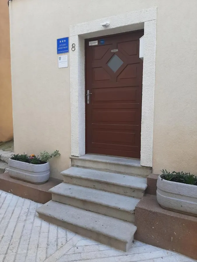 Old Town Cres Apartments